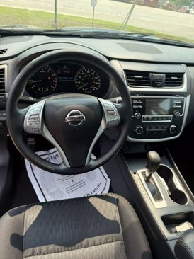 Used 2017 Nissan Altima 2.5 S w/ Power Driver Seat Package image 16