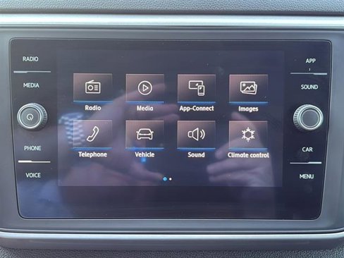 Used 2020 Volkswagen Atlas Cross Sport SE image 20