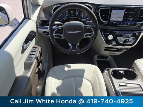 Used 2021 Chrysler Pacifica Touring-L w/ Premium & Safety Sphere Group image 27