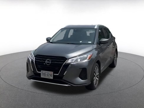 Used 2024 Nissan Kicks SV image 7