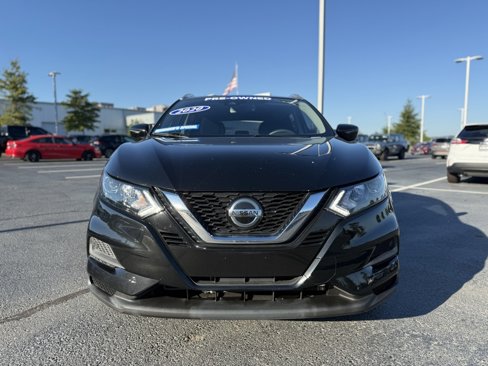 Used 2020 Nissan Rogue Sport SV image 2
