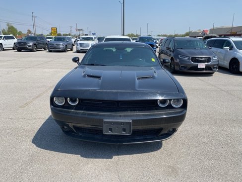 Used 2018 Dodge Challenger SXT Plus image 9