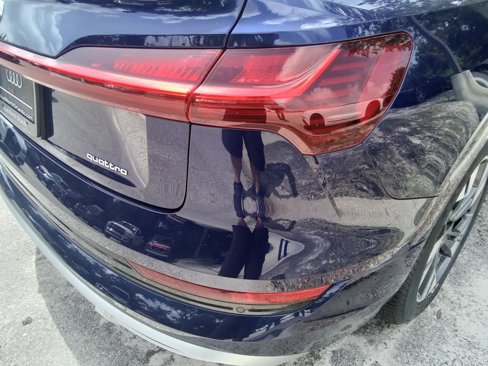 Certified 2022 Audi e-tron Premium Plus w/ Premium Plus Package image 10