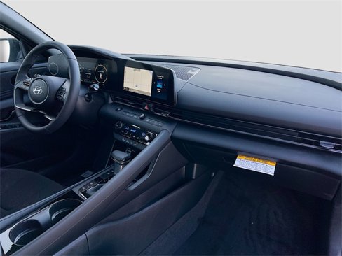 New 2025 Hyundai Elantra SEL image 27