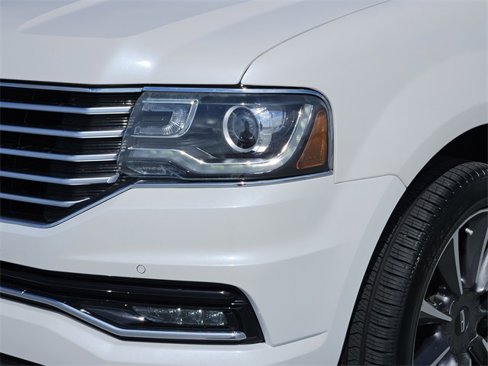 Used 2016 Lincoln Navigator Reserve image 8