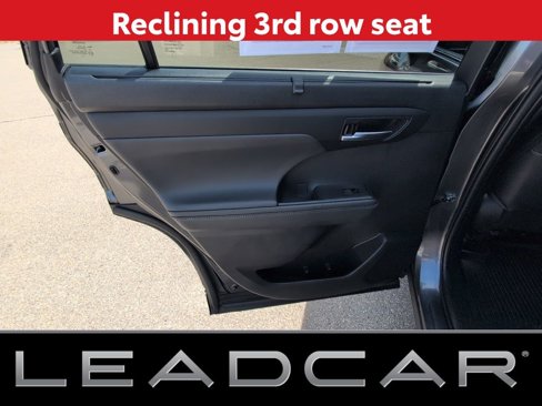 Used 2022 Toyota Highlander XLE image 13