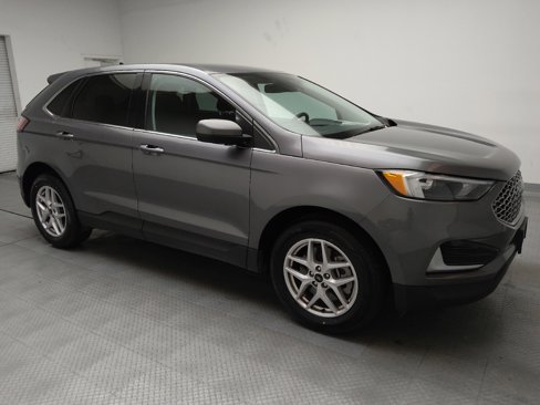 Used 2023 Ford Edge SEL image 11