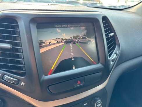 Used 2015 Jeep Cherokee Latitude image 21