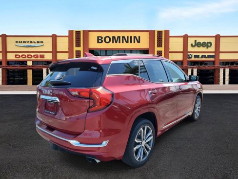 Used 2018 GMC Terrain Denali w/ Advanced Safety Package image 3