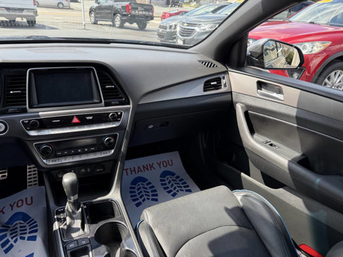 Used 2018 Hyundai Sonata Limited image 12