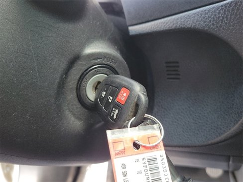 Used 2016 Toyota Corolla LE image 8