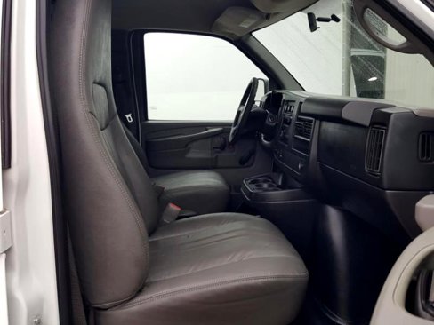 Used 2012 Chevrolet Express 3500 image 18