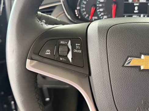 Used 2021 Chevrolet Trax LT w/ Driver Confidence Package image 31