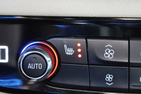 Used 2018 Buick Regal Essence w/ Driver Confidence Package #1 image 39