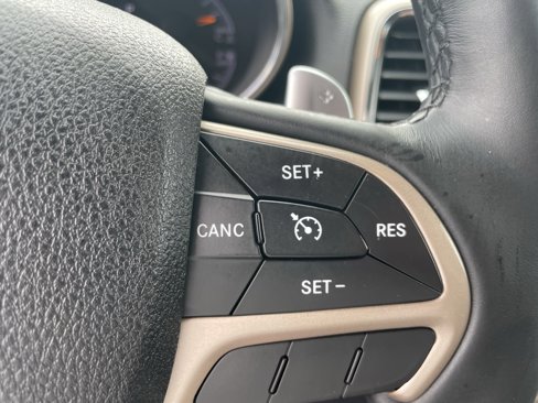 Used 2014 Jeep Grand Cherokee Limited w/ Trailer Tow Group IV image 17