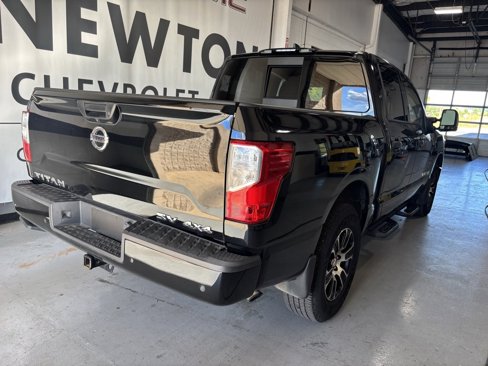 Used 2022 Nissan Titan SV w/ SV Convenience Package image 19