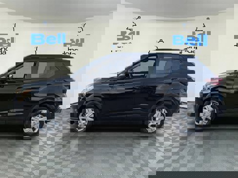 Used 2021 Nissan Kicks S image 2