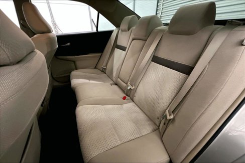Used 2014 Toyota Camry LE image 25
