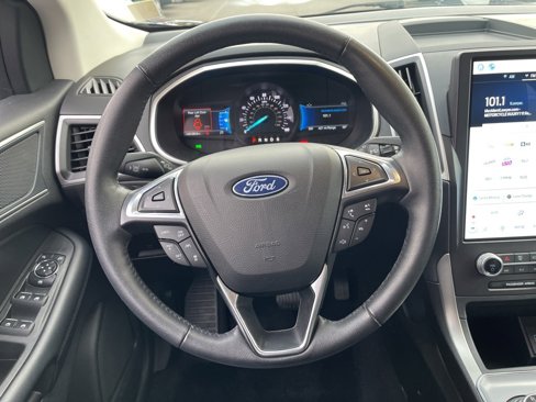 Used 2021 Ford Edge SEL image 16
