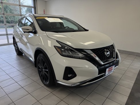 Used 2020 Nissan Murano Platinum image 2