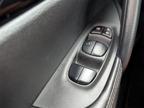 Used 2022 Nissan Rogue Sport SV image 27