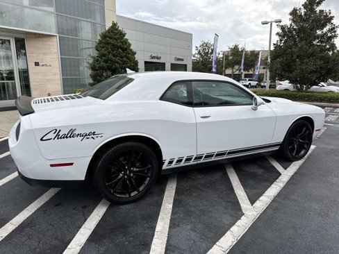 Used 2017 Dodge Challenger SXT Plus image 2