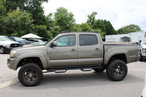 Used 2010 Toyota Tacoma 4x4 Double Cab w/ TRD Sport Pkg image 3
