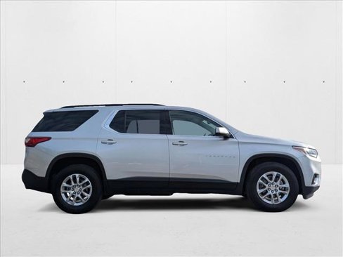 Used 2020 Chevrolet Traverse LT image 4