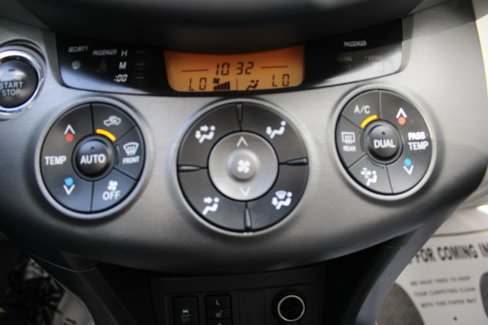 Used 2010 Toyota RAV4 Limited image 14