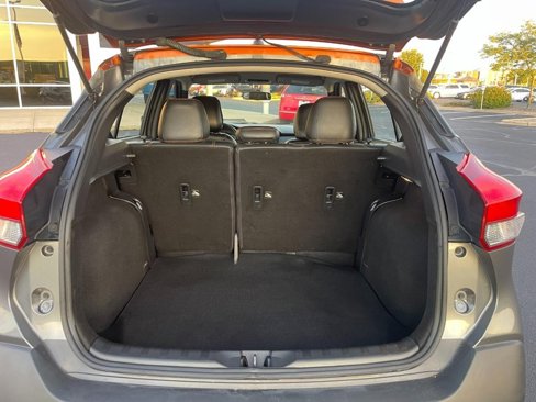 Used 2019 Nissan Kicks SR w/ SR Premium Package image 12