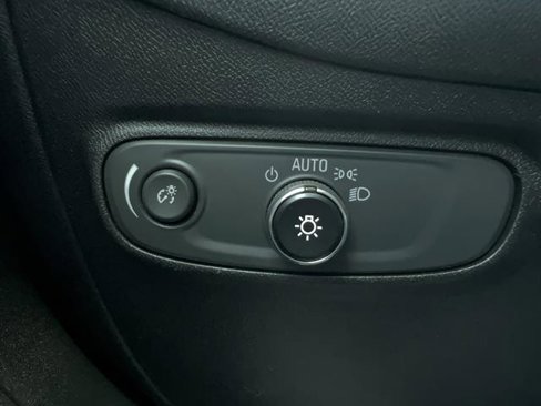 Used 2018 Chevrolet Equinox LT image 27