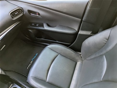 Used 2019 Toyota Prius Prime Premium image 17