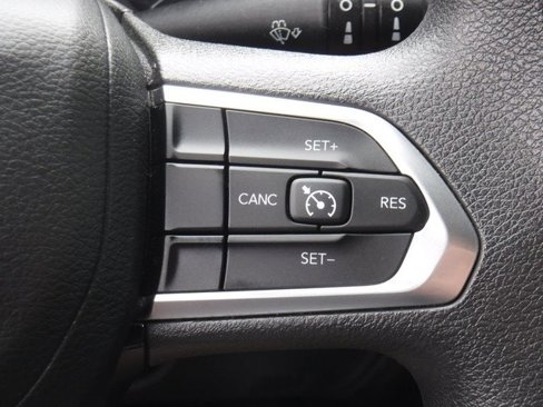 Used 2023 Jeep Compass Sport image 33