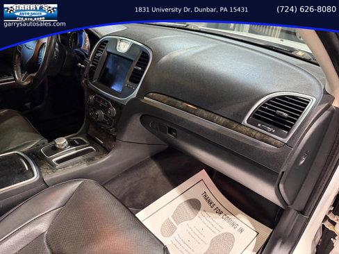 Used 2018 Chrysler 300 Limited image 28