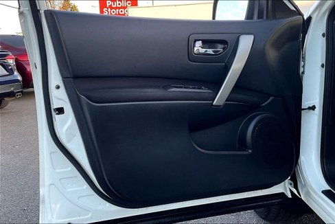Used 2013 Nissan Rogue SV image 20