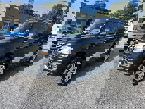 Used 2014 Lincoln Navigator L 4WD image 3