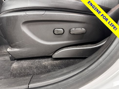 Used 2020 Chevrolet Trax LT w/ LT Convenience Package image 18