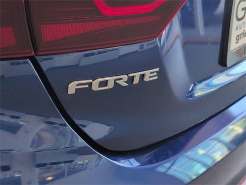 Used 2020 Kia Forte GT-Line w/ GT-Line Premium Package image 12