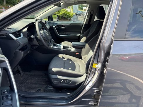 Certified 2020 Toyota RAV4 XLE image 6