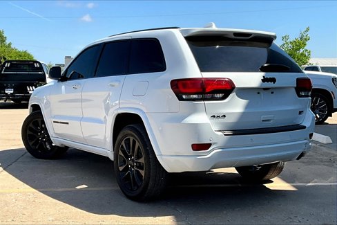 Used 2019 Jeep Grand Cherokee Altitude image 12