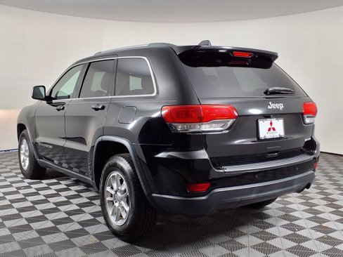 Used 2019 Jeep Grand Cherokee Laredo image 5