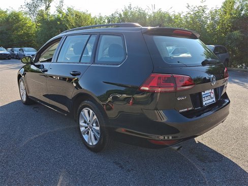 Used 2017 Volkswagen Golf S image 4