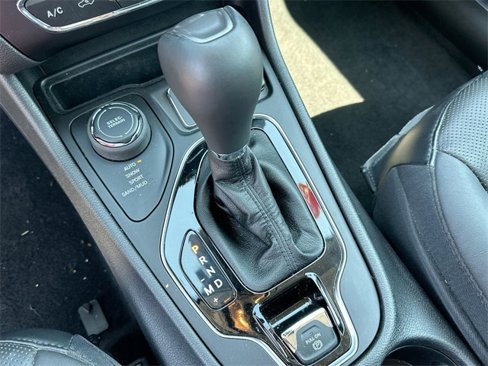 Used 2021 Jeep Cherokee Limited w/ Elite Package image 24