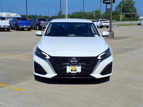 Used 2023 Nissan Altima 2.5 SV image 7