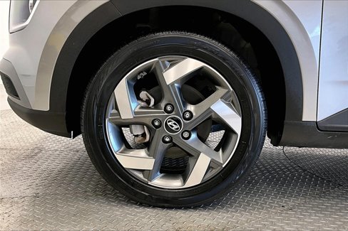 Certified 2023 Hyundai Venue SEL image 8