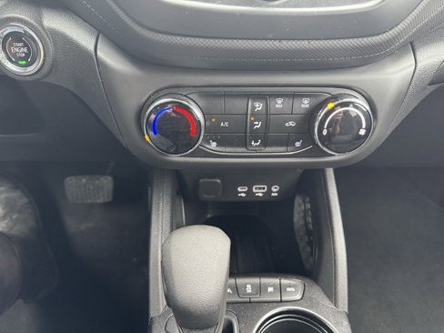 Used 2022 Chevrolet TrailBlazer LT image 21