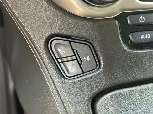Used 2019 GMC Yukon Denali image 18