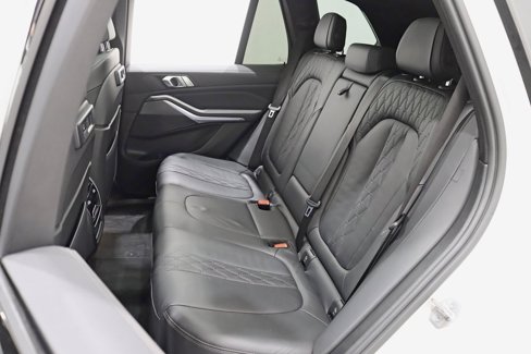Used 2022 BMW X5 xDrive40i w/ M Sport Package image 31