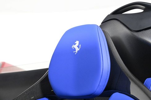 Used 2023 Ferrari SF90 Spider image 21