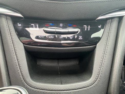 Used 2021 Cadillac XT5 Premium Luxury image 16
